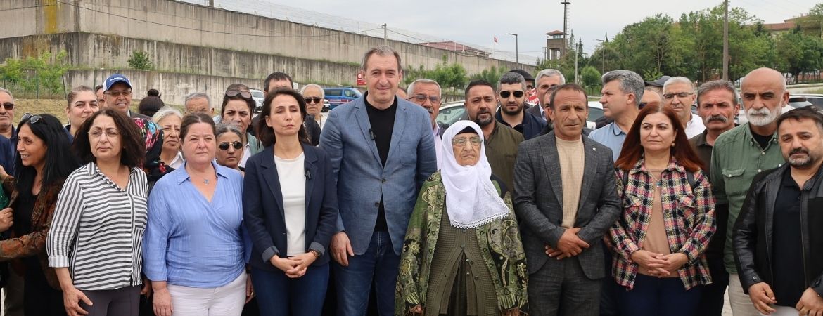 Eş Genel Başkanlarımız Yüksekdağı ziyaret etti: Cezalandırılmak istenen IŞİDe karşı mücadele ve dayanışma ruhudur